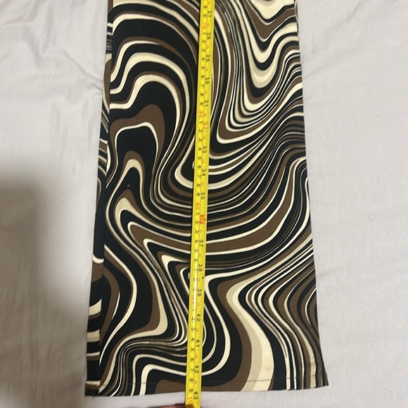 Beautiful brown swirl pants 🤎 - Picture 7 of 10